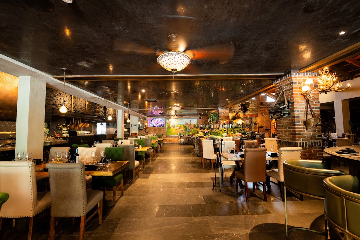 Bovinos Steakhouse & Seafood | Cancún