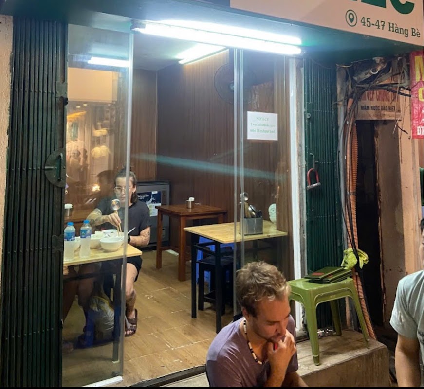 Street kid Restaurant Hanoi