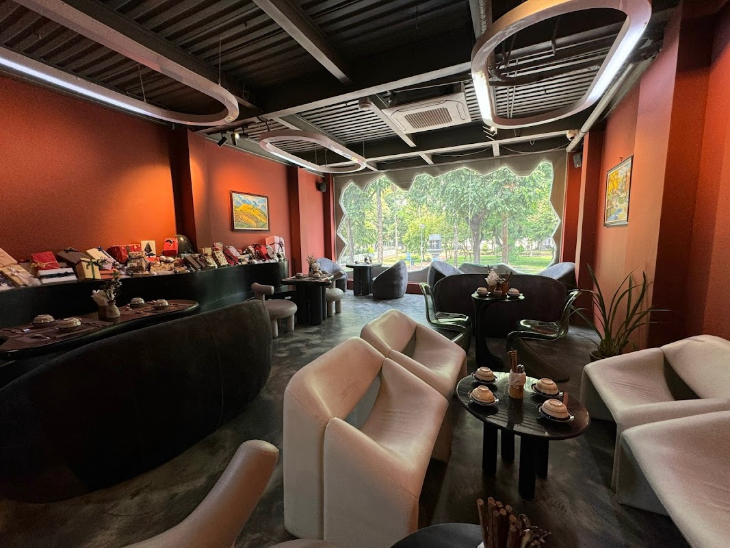 Little SaiGon Restaurant & Pub