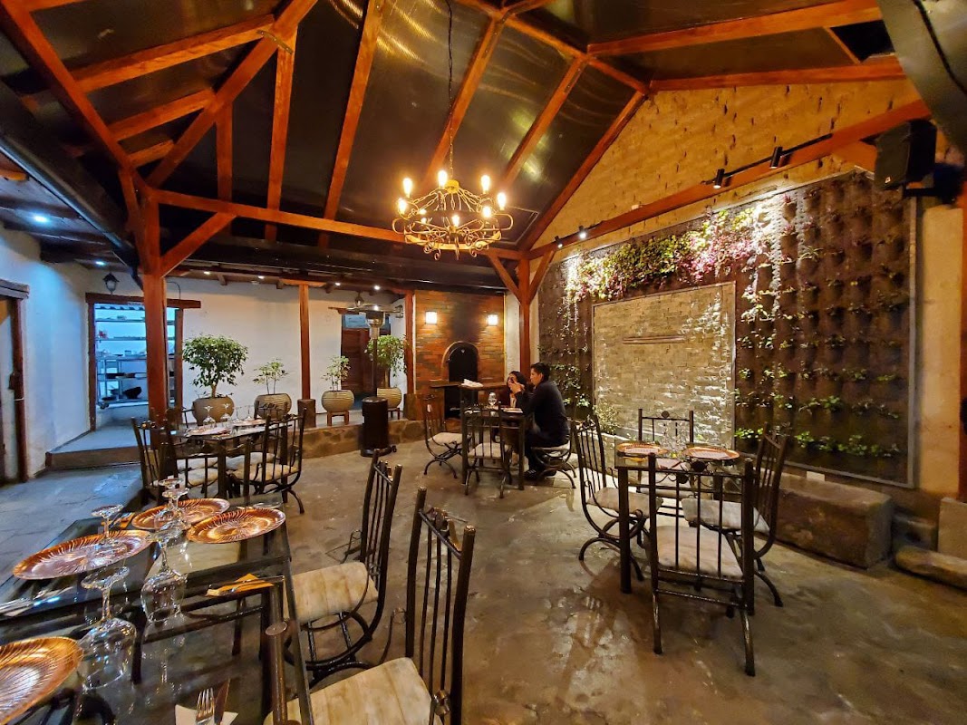 RESTAURANTE LEÑA QUITEÑA SAN MARCOS