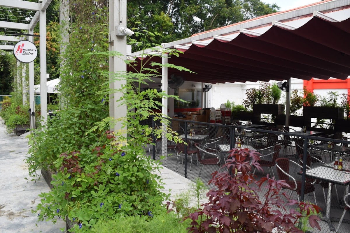 Huber's Bistro